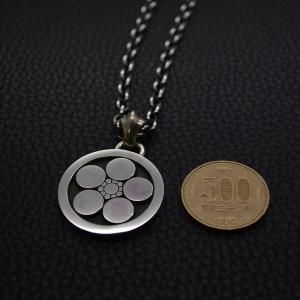 474.家紋ペンダントネックレス製作例【丸に梅鉢】