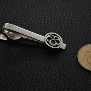 478.家紋ネクタイピン製作例【丸に中陰蔦】