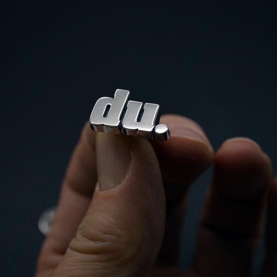 ■銀製 オーダーメイドダブルレタードイニシャルピンバッジ