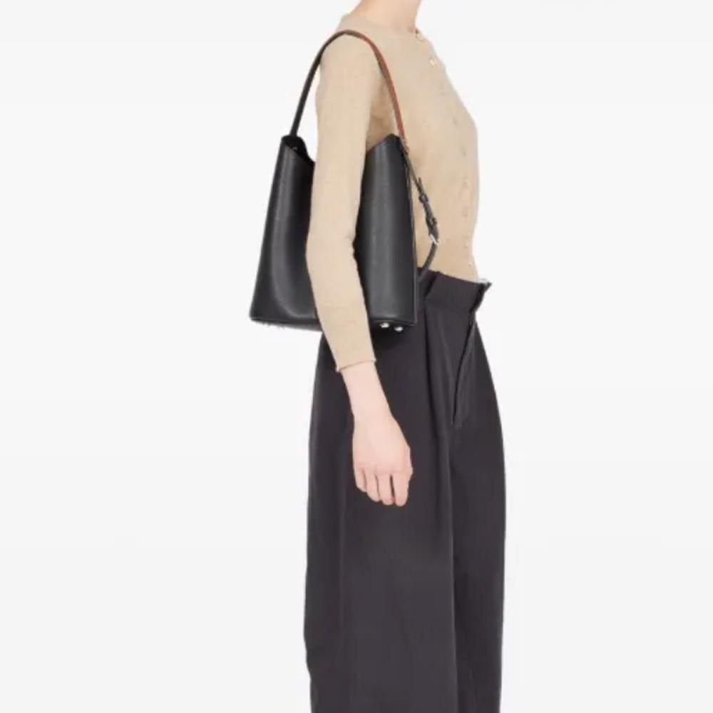 Maison Margiela】 「ドレサージュ」ホーボー(メゾン マルジェラ,MM6