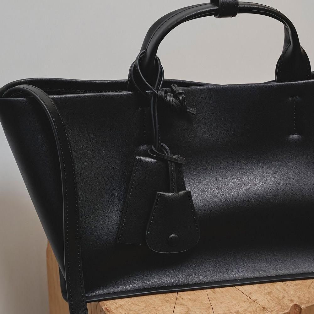 A*様 TODAYFUL Useful Leather Bag（M） TODAYFUL】 Useful Leather Bag 12521011トゥデイフル