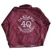 <img class='new_mark_img1' src='https://img.shop-pro.jp/img/new/icons1.gif' style='border:none;display:inline;margin:0px;padding:0px;width:auto;' />4Q CONDITIONING / LOGO COACH JACKET (MAROON / OFF WHITE)