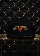<img class='new_mark_img1' src='https://img.shop-pro.jp/img/new/icons50.gif' style='border:none;display:inline;margin:0px;padding:0px;width:auto;' />Cycle Zombies / 4TH GEAR HAT (BLACK)