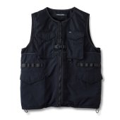 <img class='new_mark_img1' src='https://img.shop-pro.jp/img/new/icons55.gif' style='border:none;display:inline;margin:0px;padding:0px;width:auto;' />UNCROWD / MESH VEST.