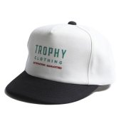 <img class='new_mark_img1' src='https://img.shop-pro.jp/img/new/icons50.gif' style='border:none;display:inline;margin:0px;padding:0px;width:auto;' />TROPHY CLOTHING - HARVEST WORK LOGO TRACKER CAP (NATURAL)