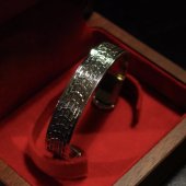 <img class='new_mark_img1' src='https://img.shop-pro.jp/img/new/icons25.gif' style='border:none;display:inline;margin:0px;padding:0px;width:auto;' />ROAD - Vintage Racer BANGLE ( S M L / SILVER )