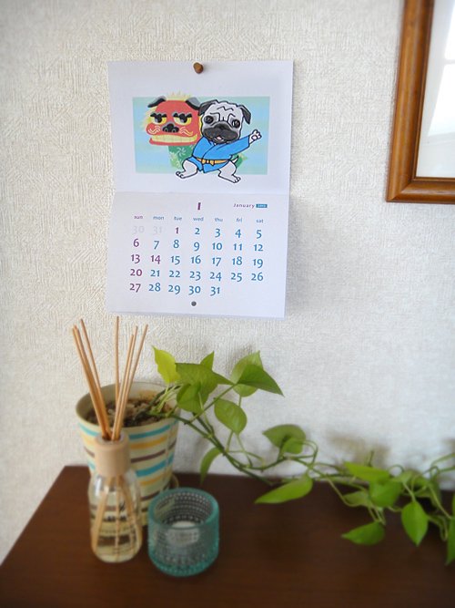 壁掛けカレンダー2013パグイメージ写真