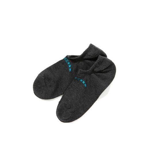 <img class='new_mark_img1' src='https://img.shop-pro.jp/img/new/icons12.gif' style='border:none;display:inline;margin:0px;padding:0px;width:auto;' />CALEE Limited ankle socks