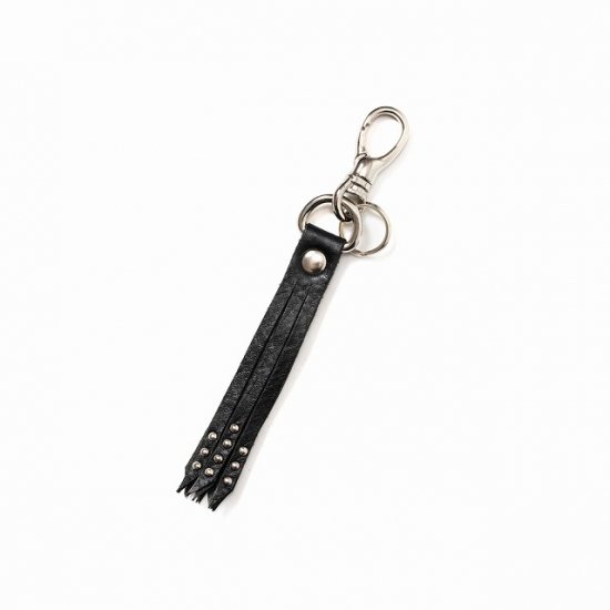 <img class='new_mark_img1' src='https://img.shop-pro.jp/img/new/icons50.gif' style='border:none;display:inline;margin:0px;padding:0px;width:auto;' />CALEE Studs & Embossing assort leather key ring