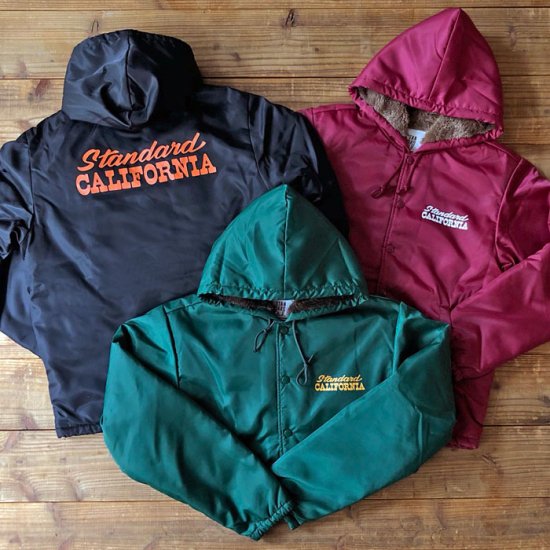 <img class='new_mark_img1' src='https://img.shop-pro.jp/img/new/icons12.gif' style='border:none;display:inline;margin:0px;padding:0px;width:auto;' />STANDARD CALIFORNIA SD Hood Coach Jacket