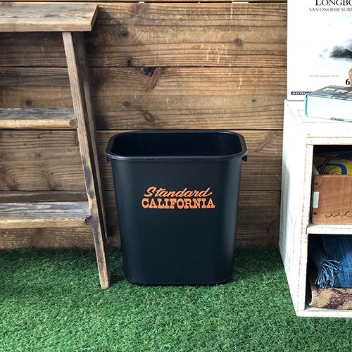 <img class='new_mark_img1' src='https://img.shop-pro.jp/img/new/icons50.gif' style='border:none;display:inline;margin:0px;padding:0px;width:auto;' />STANDARD CALIFORNIA RUBBERMAID × SD Trash Box
