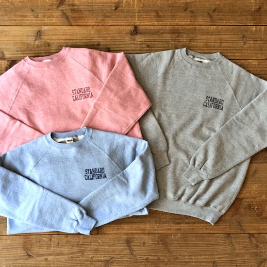 <img class='new_mark_img1' src='https://img.shop-pro.jp/img/new/icons12.gif' style='border:none;display:inline;margin:0px;padding:0px;width:auto;' />STANDARD CALIFORNIA SD 88/12 Logo Pullover Sweat