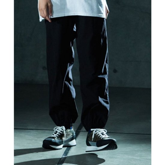 <img class='new_mark_img1' src='https://img.shop-pro.jp/img/new/icons12.gif' style='border:none;display:inline;margin:0px;padding:0px;width:auto;' />VIRGO FAKE OBLIQUE JOGGERS