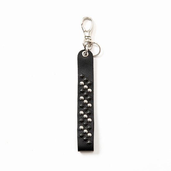 <img class='new_mark_img1' src='https://img.shop-pro.jp/img/new/icons12.gif' style='border:none;display:inline;margin:0px;padding:0px;width:auto;' />CALEE Round & Pyramid studs leather key ring