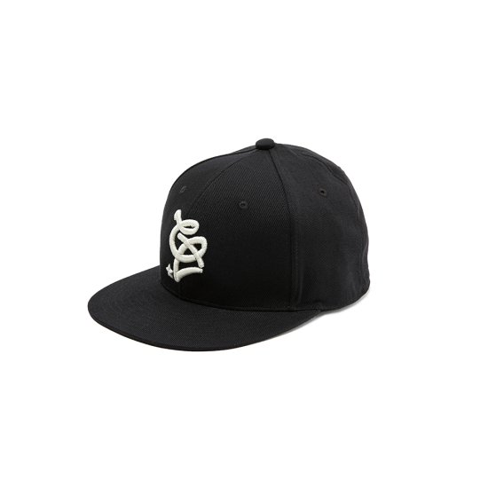 <img class='new_mark_img1' src='https://img.shop-pro.jp/img/new/icons50.gif' style='border:none;display:inline;margin:0px;padding:0px;width:auto;' />CALEE CAL Logo embroidery baseball cap