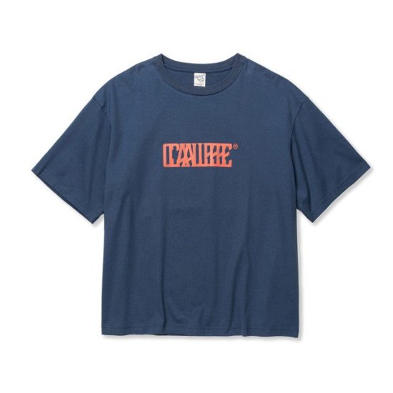 <img class='new_mark_img1' src='https://img.shop-pro.jp/img/new/icons50.gif' style='border:none;display:inline;margin:0px;padding:0px;width:auto;' />CALEE DROP SHOULDER CALEE BLUR LOGO TEE