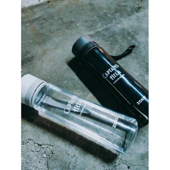 <img class='new_mark_img1' src='https://img.shop-pro.jp/img/new/icons12.gif' style='border:none;display:inline;margin:0px;padding:0px;width:auto;' />CAPTAINS HELM  x ZOKU #EASY CARRY WATER BOTTLE
