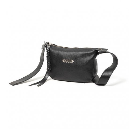 <img class='new_mark_img1' src='https://img.shop-pro.jp/img/new/icons12.gif' style='border:none;display:inline;margin:0px;padding:0px;width:auto;' />CALEE STUDS LEATHER SHOULDER BAG REGULAR