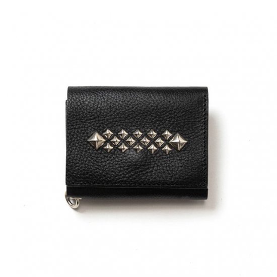 <img class='new_mark_img1' src='https://img.shop-pro.jp/img/new/icons12.gif' style='border:none;display:inline;margin:0px;padding:0px;width:auto;' />CALEE STUDS LEATHER MULTI WALLET