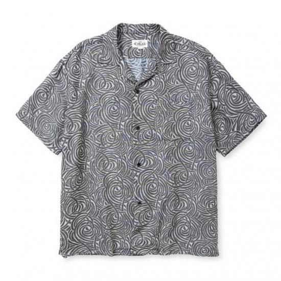 <img class='new_mark_img1' src='https://img.shop-pro.jp/img/new/icons12.gif' style='border:none;display:inline;margin:0px;padding:0px;width:auto;' />CALEE SPIRAL JACQUARD CHAMBRAY S/S SH