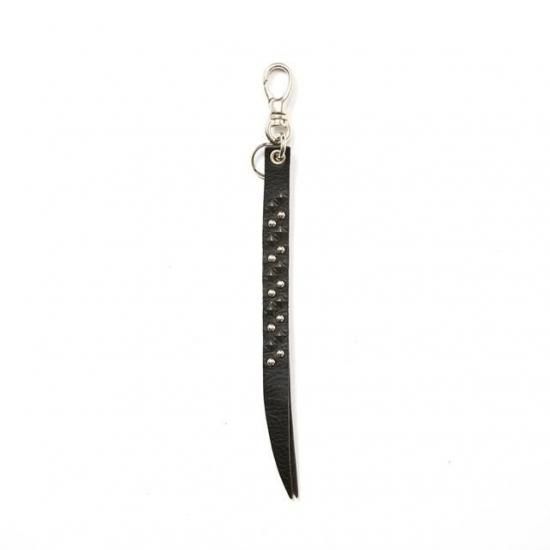<img class='new_mark_img1' src='https://img.shop-pro.jp/img/new/icons12.gif' style='border:none;display:inline;margin:0px;padding:0px;width:auto;' />CALEE ROUND & PYRAMID STUDS LEATHER SHORT KEY RING