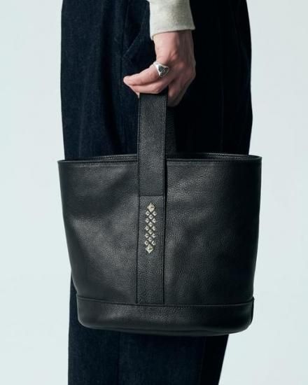 CALEE 黒レザー バッグ CALEE STUDS LEATHER BUCKET BAG - FLOATER