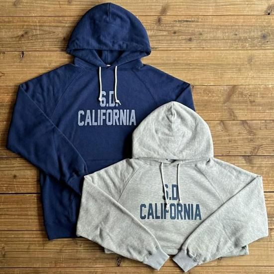 <img class='new_mark_img1' src='https://img.shop-pro.jp/img/new/icons12.gif' style='border:none;display:inline;margin:0px;padding:0px;width:auto;' />STANDARD CALIFORNIA SD Loop Knitting Logo Hood Sweat