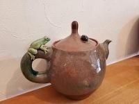 カエルとオタマの出会いの急須