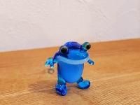 幸せの青いカエルオブジェ　テラリウム風