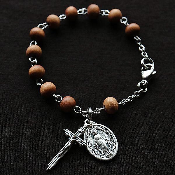 【まぁたんさま専用】ブレスレット＆1点限定五芒星＆1点限定クロスモチーフ 8mm玉】薔薇彫り水晶 聖母マリアのロザリオブレスレット - ロザリオ