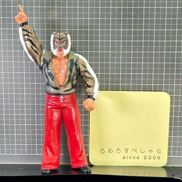 Amazon.co.jp: キャラプロ 初代タイガーマスク フィギュア 佐山