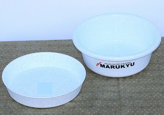 マルキューエサボール　（ホワイト）　蓋もあります！ - へらぶな釣具の通販｜鯨ヶ池FCインターネットショッピング