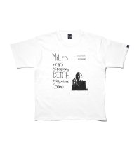 <font size=5>APPLEBUM</font><br>Screaming T-Shirts<br>White<br><img class='new_mark_img2' src='https://img.shop-pro.jp/img/new/icons1.gif' style='border:none;display:inline;margin:0px;padding:0px;width:auto;' />
