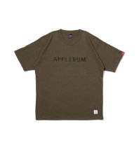 <font size=5>APPLEBUM</font><br>Embroidery Logo T-shirt<br> Olive <br><img class='new_mark_img2' src='https://img.shop-pro.jp/img/new/icons1.gif' style='border:none;display:inline;margin:0px;padding:0px;width:auto;' />