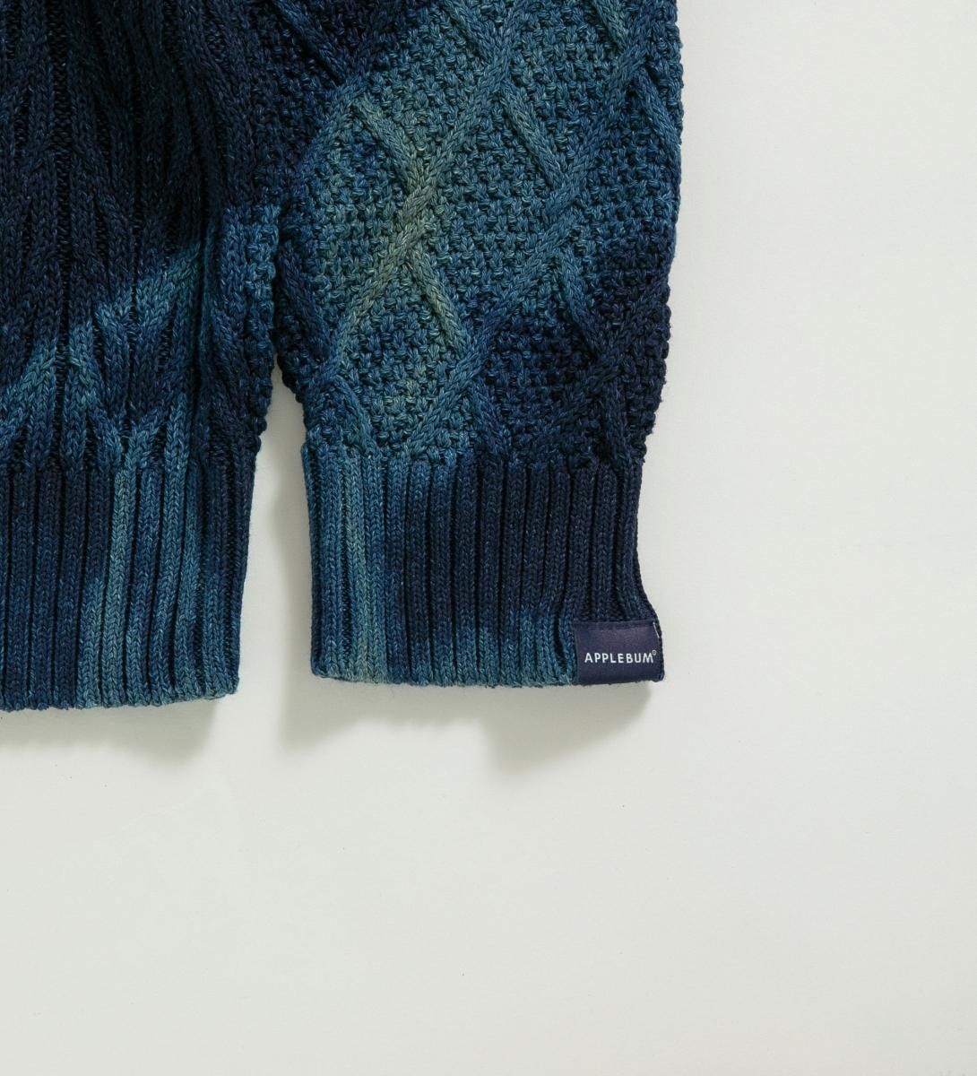 高評価アイテム APPLEBUM | Indigo Crew Sweater | APPLEBUM正規取扱いショップ トップス