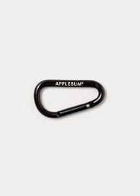 <font size=5>APPLEBUM</font><br>Logo Carabiner<br>Black<br><img class='new_mark_img2' src='https://img.shop-pro.jp/img/new/icons1.gif' style='border:none;display:inline;margin:0px;padding:0px;width:auto;' />