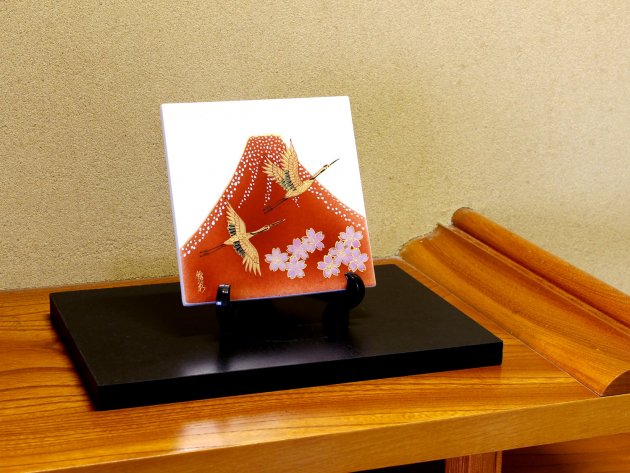 有田焼の富士山絵飾り陶板画・陶額・赤富士