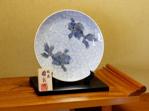 飾り皿 有田焼 緑彩花絵 尺3寸 39cm 皿立て スタンド付 木箱入り