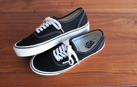 新製品情報も満載 VANS オールブラック Authentic 26.5 Anaheim