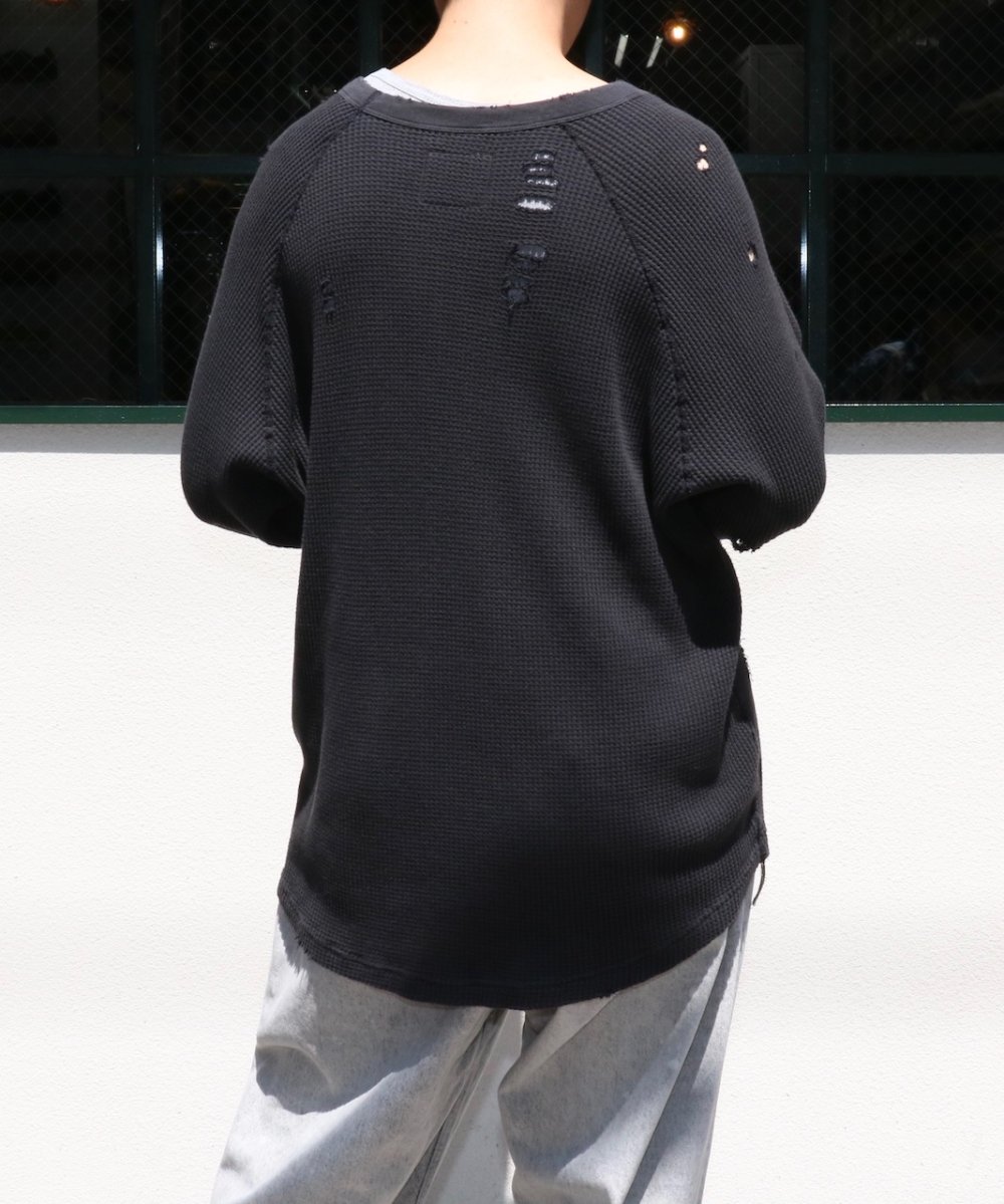 BUKHT / DAMAGED 3/4 SLEEVE WAFFLE TEE