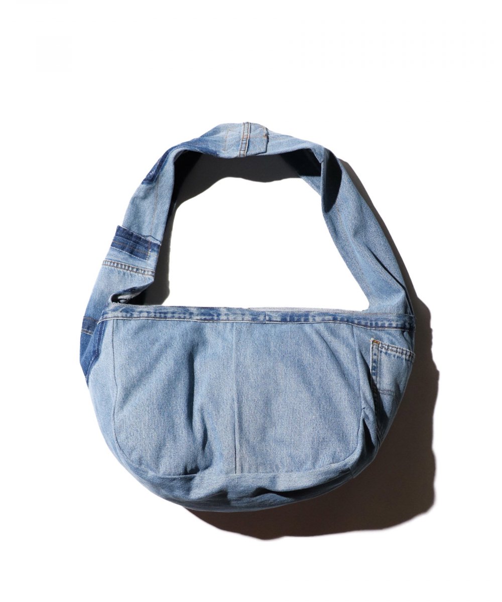 THRIFTY LOOK / BLUE DENIM NEWSPAPER BAG