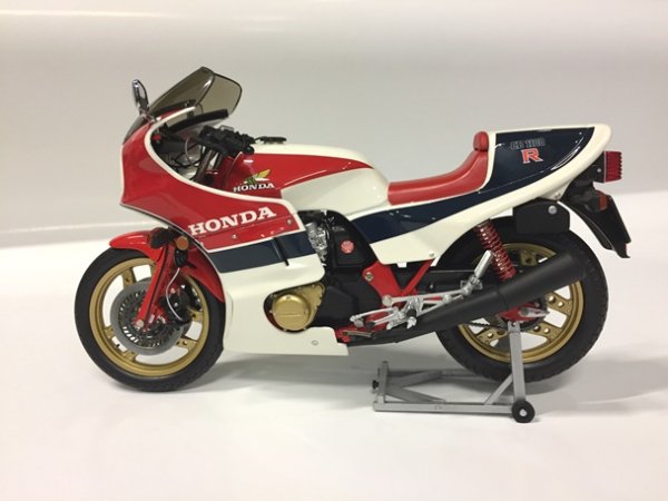 MINICHAMPS製 1/12 HONDA CB1100R 1982 (RCⅡ） ホワイト/ターコイズ