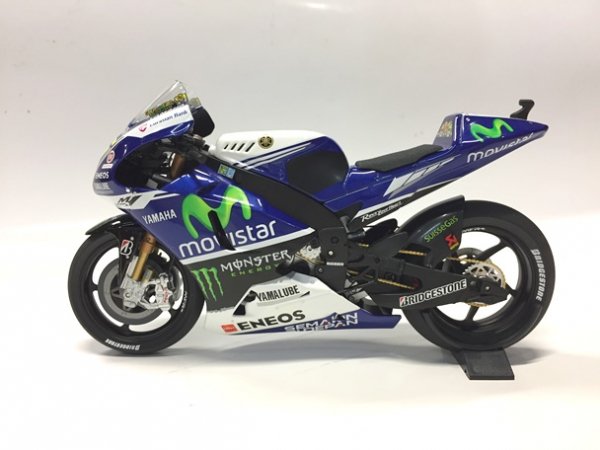 MINICHAMPS製 1/12 ヤマハ YZR-M1 YAMAHA FACTORY RACING Vロッシ モトGP 2014 - ミニカー専門店  Modellino -モデリーノ-