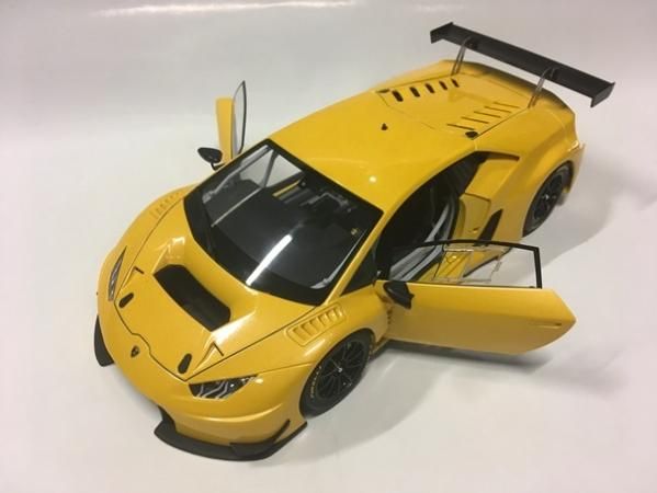 AutoArt製1/18ランボルギーニ ウラカン GT3 （パール・イエロー