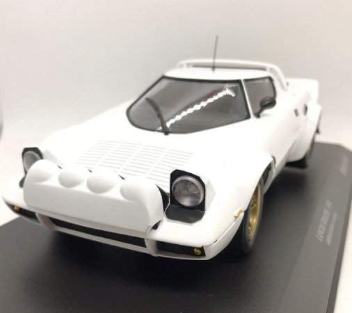 MINICHAMPS製 1/18ランチア ストラトス 1974 ホワイト - ミニカー専門店　Modellino -モデリーノ-