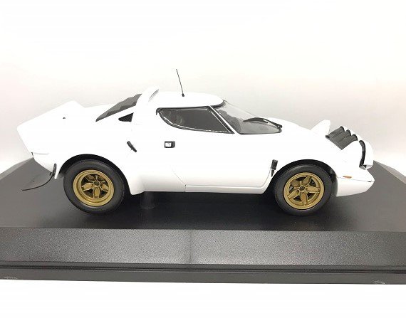 MINICHAMPS製 1/18ランチア ストラトス 1974 ホワイト - ミニカー専門店　Modellino -モデリーノ-