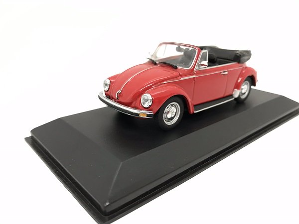 MINICHAMPS製 1/43 VW 1303 cabriolet 1972-80 (レッド