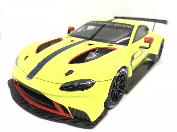 Auto Art製 1/18 アストンマーチン ヴァンテージ GTE 2018