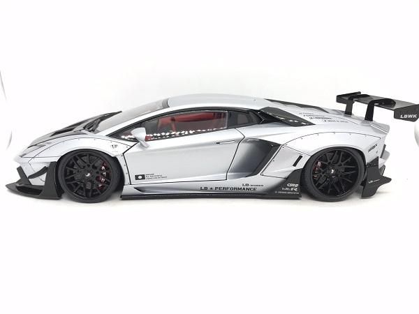 AutoArt製1/18 LB-WORKS ランボルギーニ アヴェンタドール リミテッド