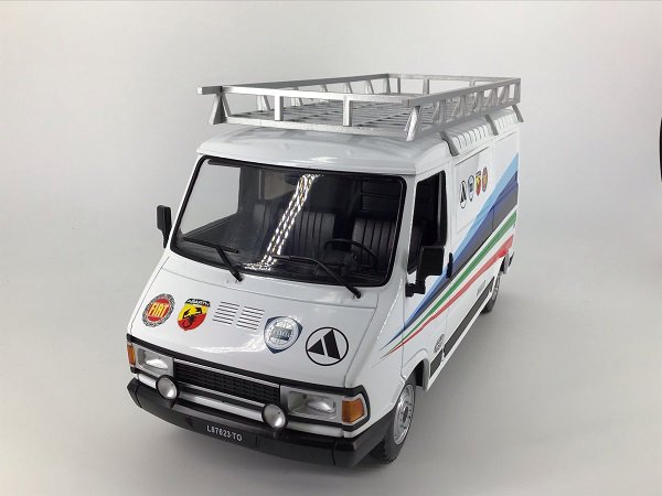 イクソ製 1/18 フィアット 242 Technic Abarth アシスタントカー ルーフラック付 - ミニカー専門店 Modellino  -モデリーノ-